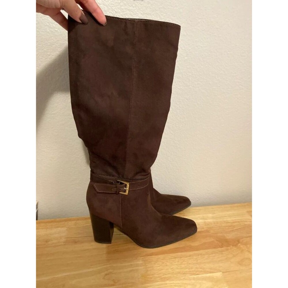 Bronw chocolate boots size 6